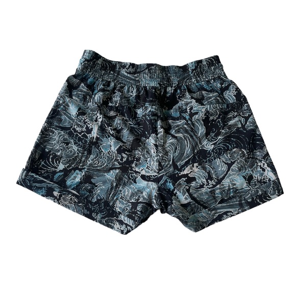 Lululemon Spring Break Away Short Size 4 women’s - Picture 2 of 5